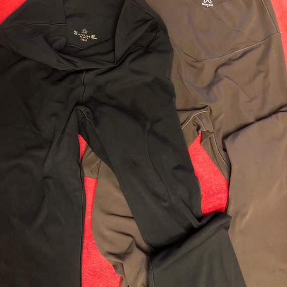 Aerie Criss-cross waist Flared Leggings 2! - Picture 2 of 10